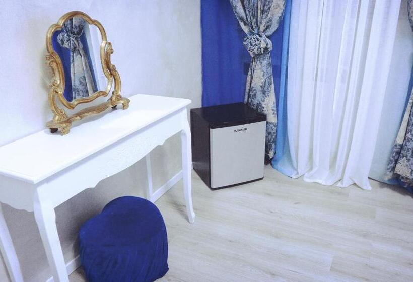 Bed and Breakfast L Antenna