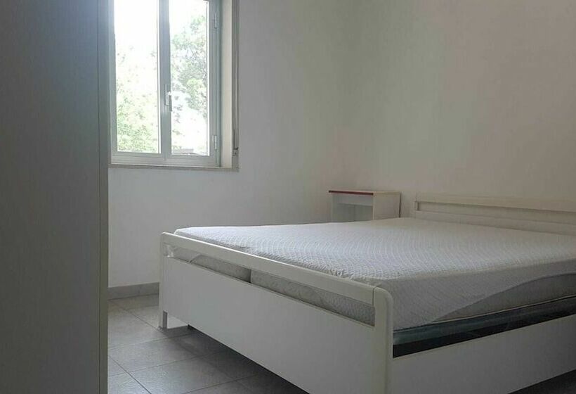 אתר נופש Azimut Sosta Camper   Residence
