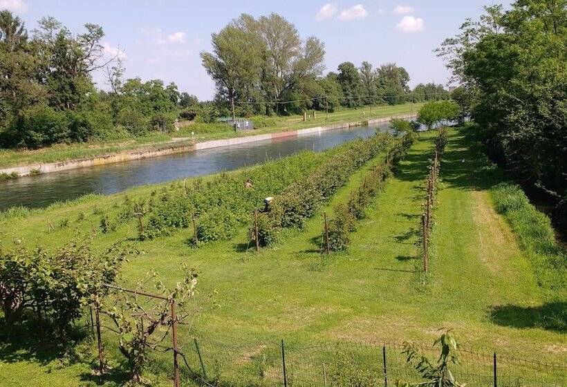 مبيت وإفطار Agriturismo Cascina Poscallone