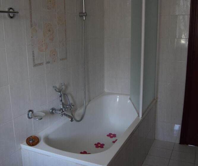 ベッドアンドブレックファースト Bed&breakfast Degli Ulivi