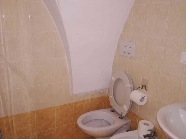 تختخواب و صبحانه La Sosta