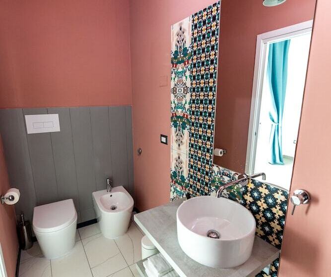 تختخواب و صبحانه Monca S House