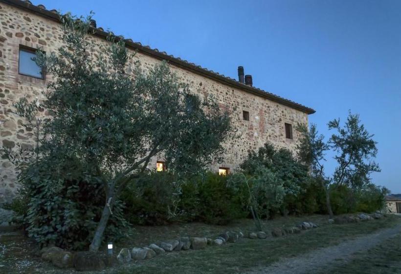 田舎風ホテル La Rocca Delle Pigne