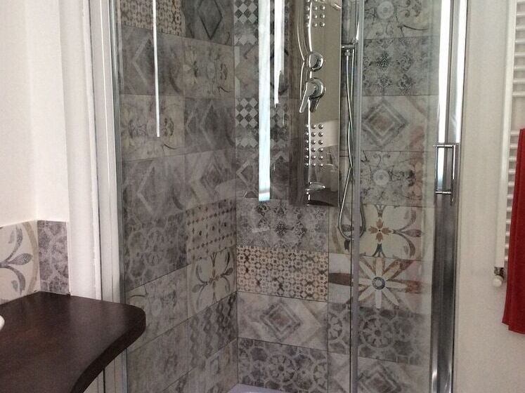 ペンション Villa Cesarina, Vallio Terme , Salo’