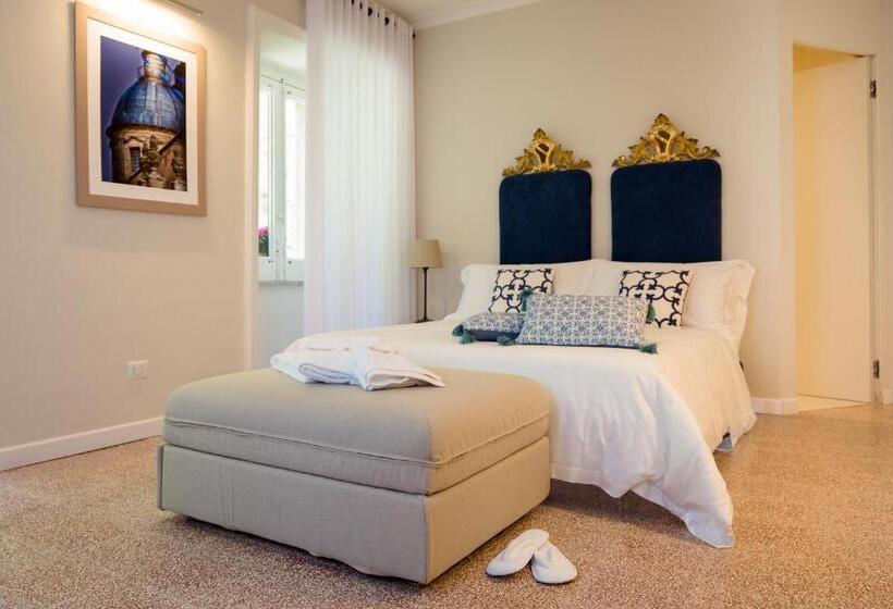 پانسیون Palazzo Taranto Luxury Rooms