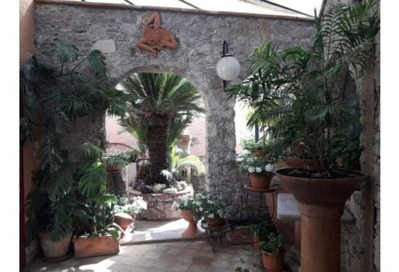 هتل Andromaco Palace