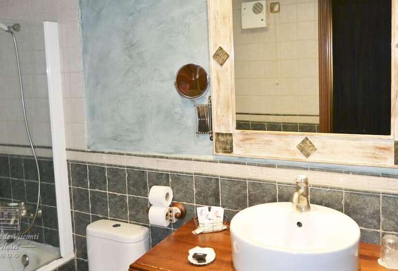 هتل Condes De Visconti