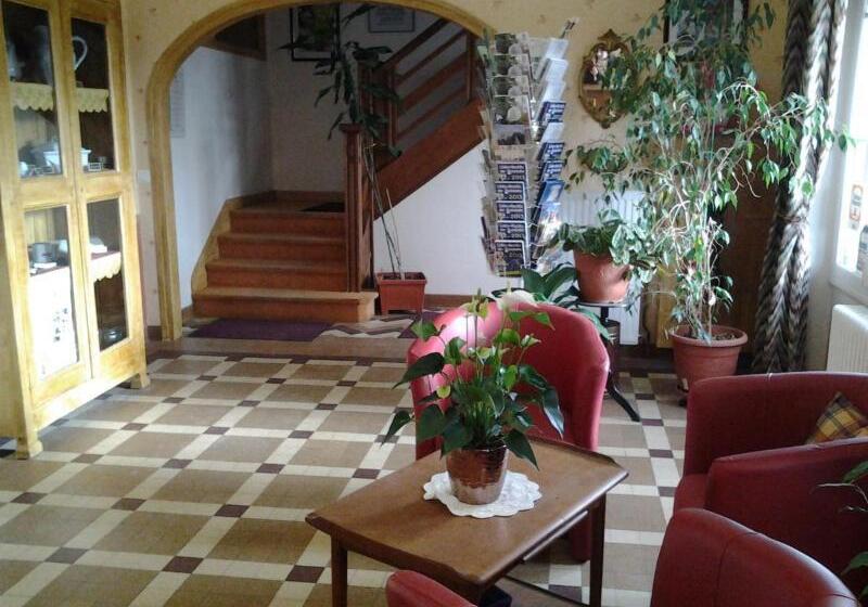 호텔 Le Chalet De La Foret Logis Hôtel 3 étoiles Et Restaurant