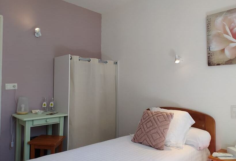 Отель Les Marronniers