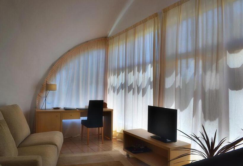 Отель Livvo Risco Del Gato Suites