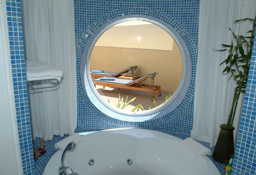 Отель Livvo Risco Del Gato Suites