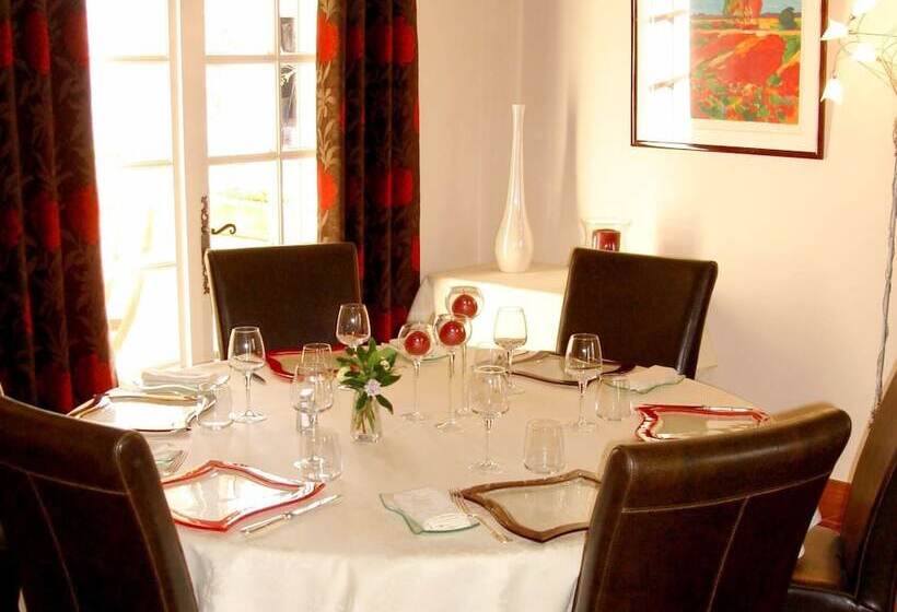 ホテル Logis Auberge De La Riviere