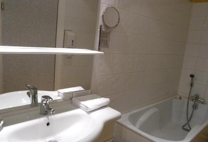 בית מלון כפרי Logis Le Midland