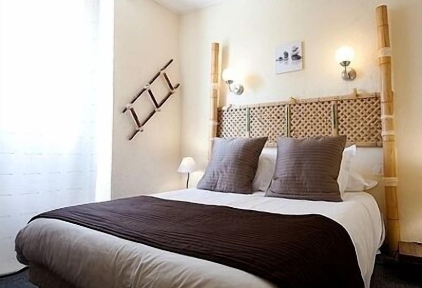 Отель Logis Le Relais Sarrasin