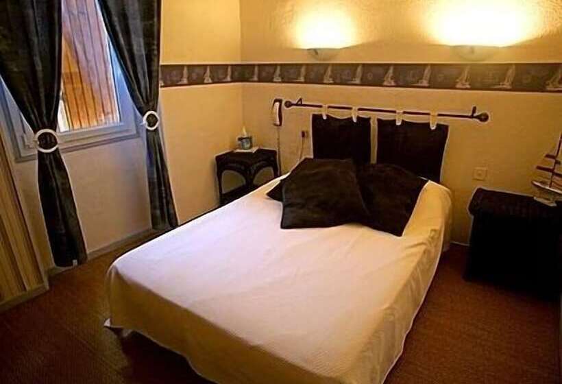 Отель Logis Le Relais Sarrasin