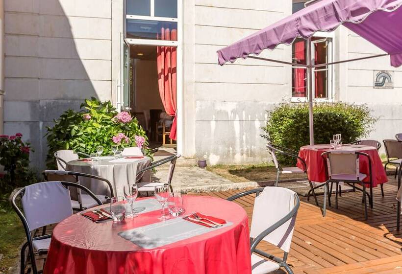 Logis Hotel Restaurant Le Vedaquais