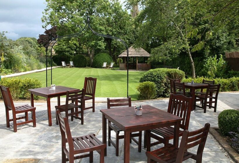 Отель The Manor House