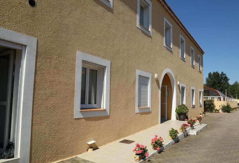 مُتل Myriam Vias Plage