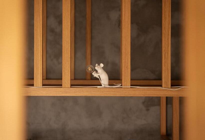 פונדק Re Versiliana