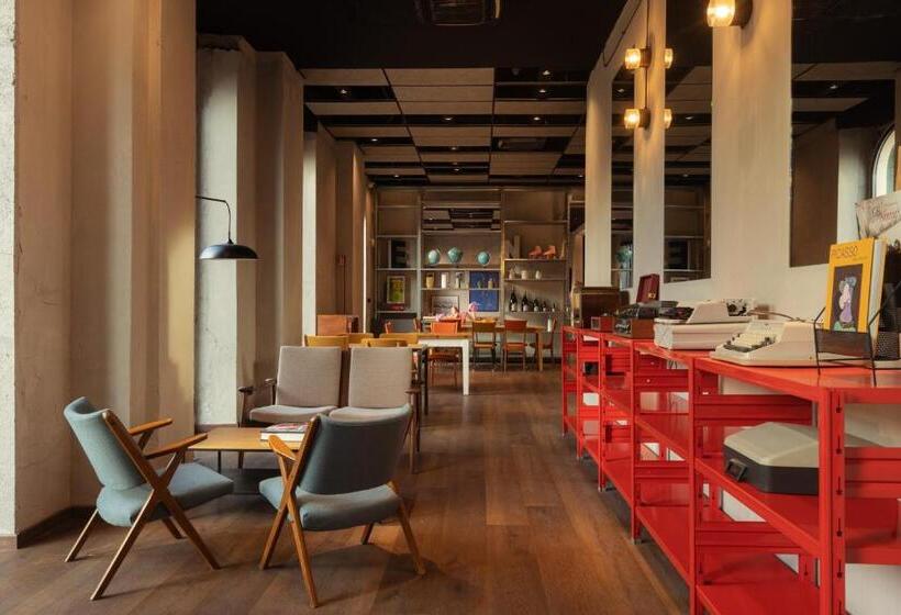 פונדק Re Versiliana