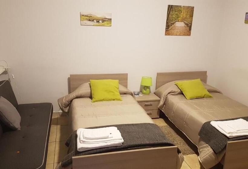 پانسیون Etna Parking