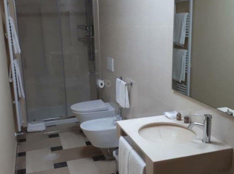 تختخواب و صبحانه Dimora Charleston Lecce Parcheggio Privato In Loco Gratis