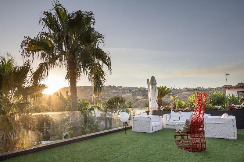 تختخواب و صبحانه Diodorus Luxury Experience