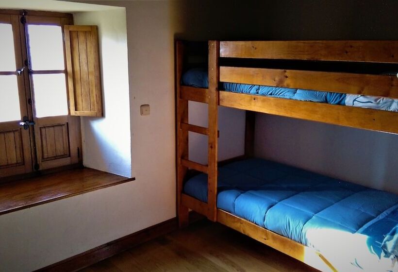 Albergue Rural Mandoia   Hostel
