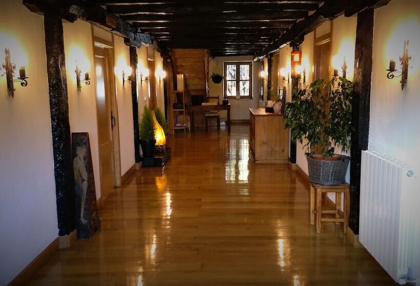 Albergue Rural Mandoia   Hostel