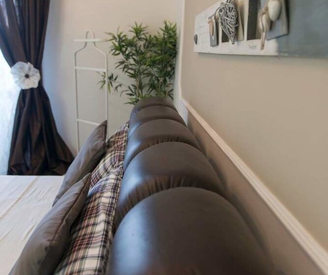 تختخواب و صبحانه Laetitia Guest House32
