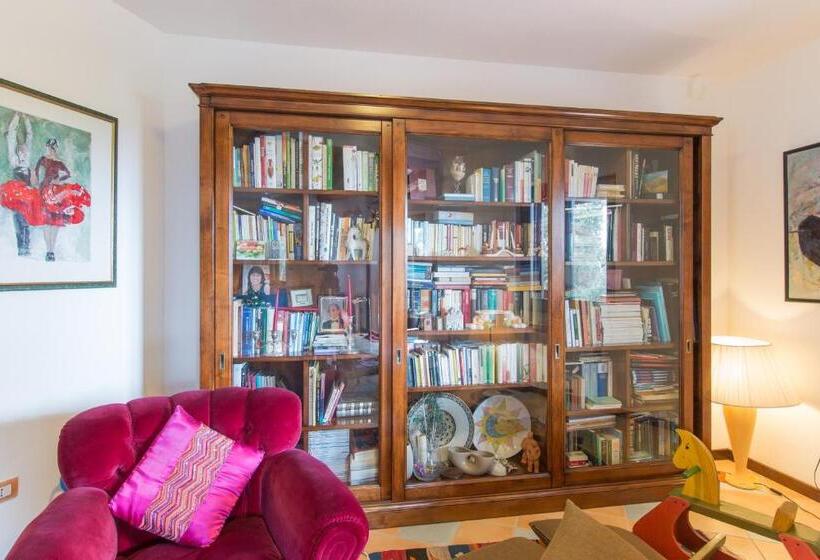 مبيت وإفطار Suite Cucinino, Bagno, Ingresso Indipendente In Villa Vìvì