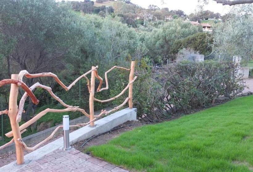 مبيت وإفطار Suite Cucinino, Bagno, Ingresso Indipendente In Villa Vìvì