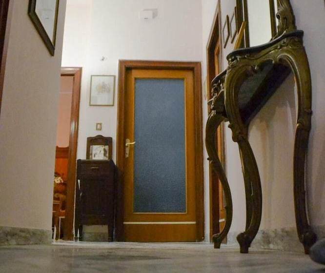 بنسيون Le Stanze Di Ginevra S. Maria A Vico