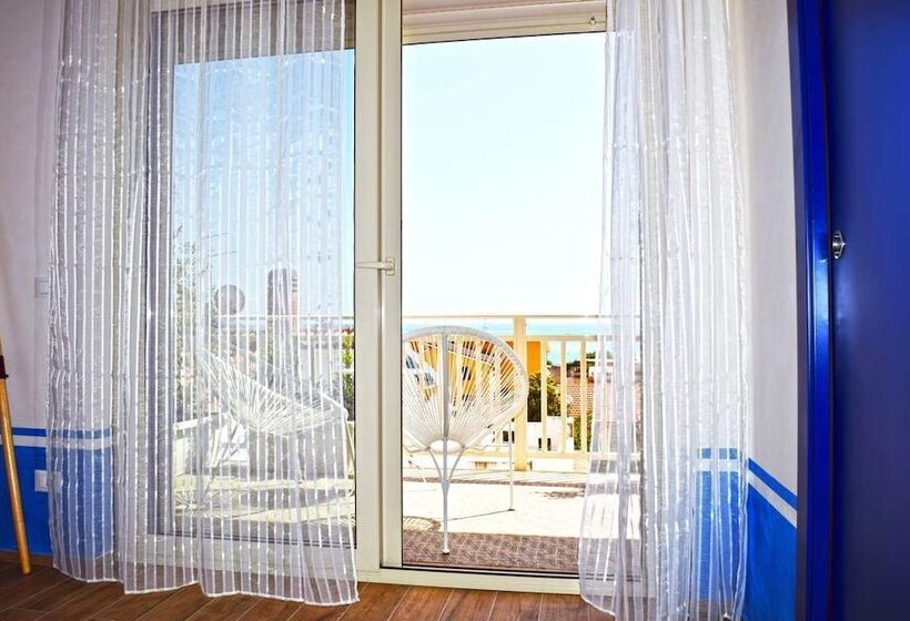 تختخواب و صبحانه Bella Villa