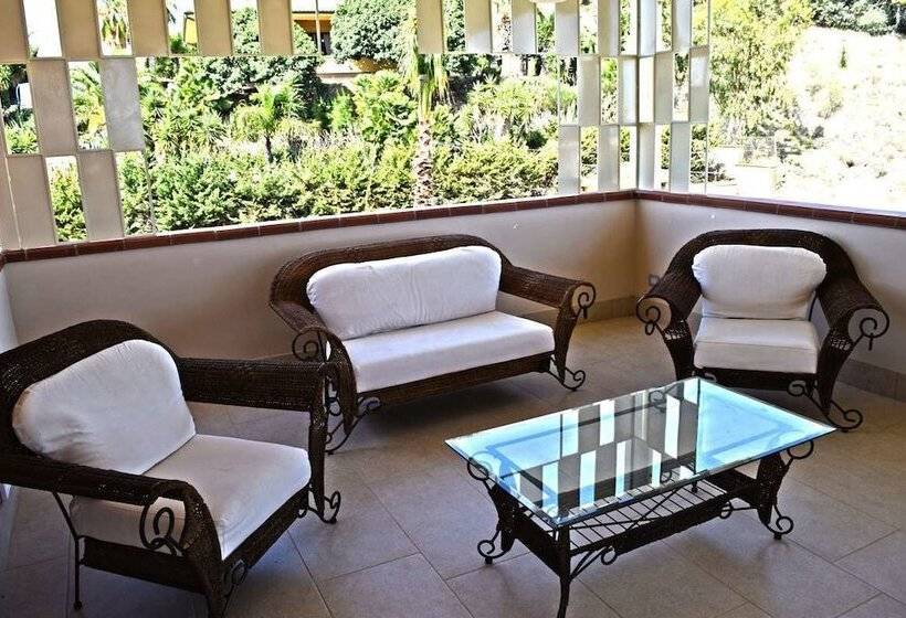 تختخواب و صبحانه Bella Villa