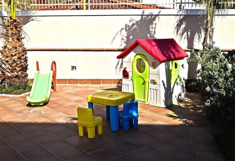 تختخواب و صبحانه Bella Villa