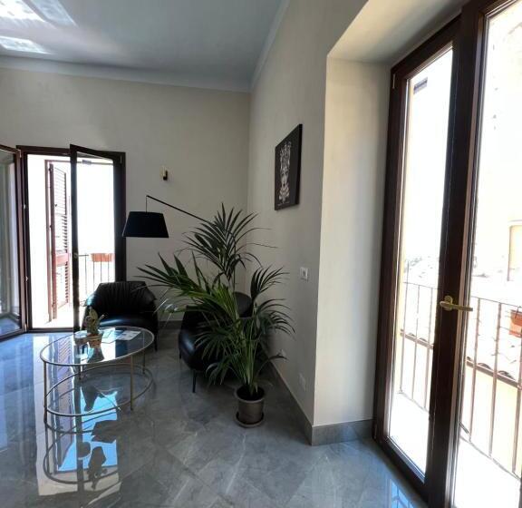 تختخواب و صبحانه Calua Experience View