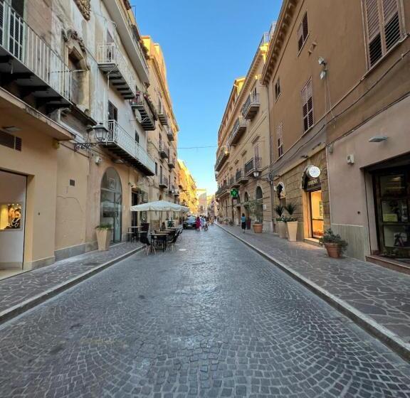 تختخواب و صبحانه Calua Experience View