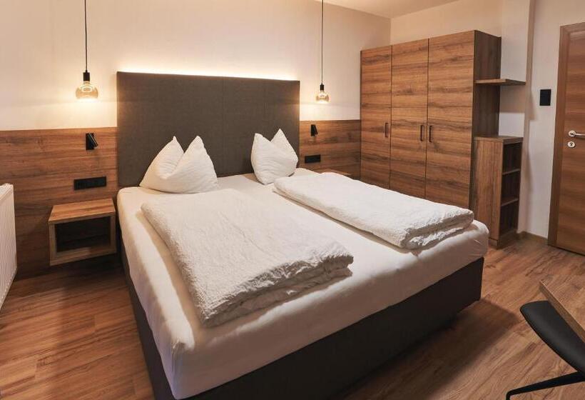 Bed and Breakfast Pension Sunnhofer