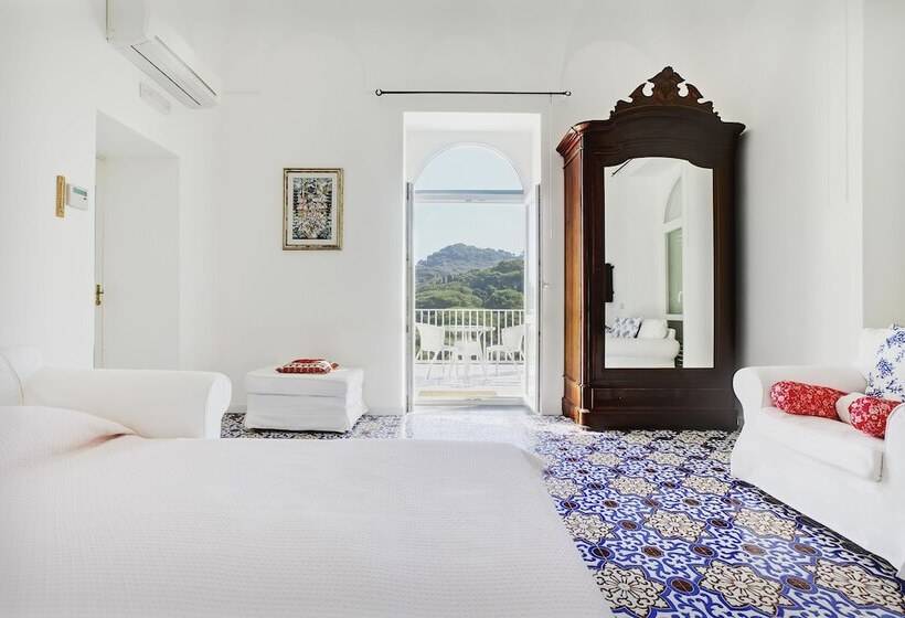 تختخواب و صبحانه Suite Villa Carolina