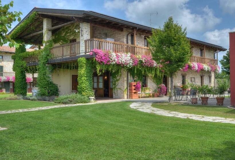 فندق ريفى Agriturismo Albafiorita