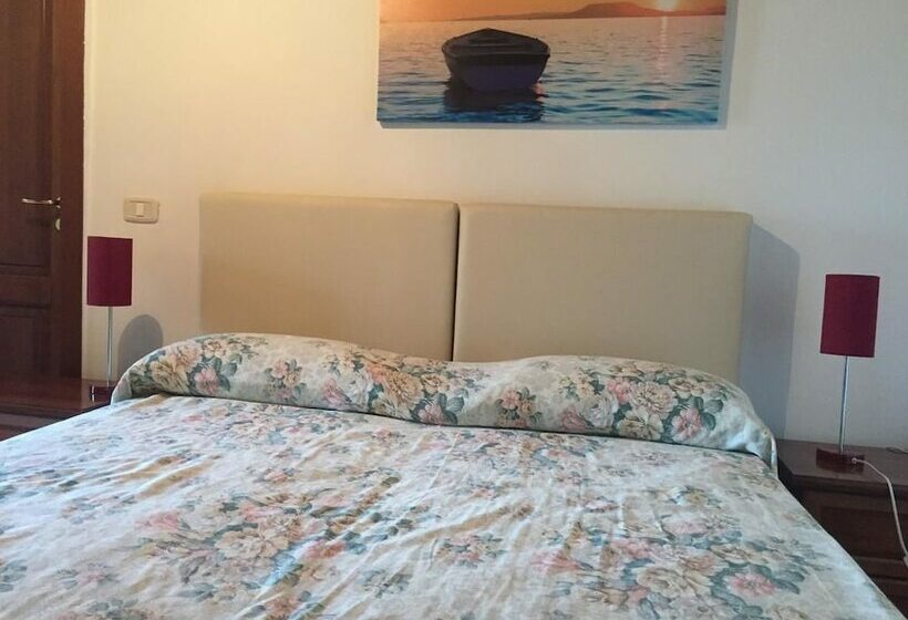 Пансион La Torretta Di Pollica