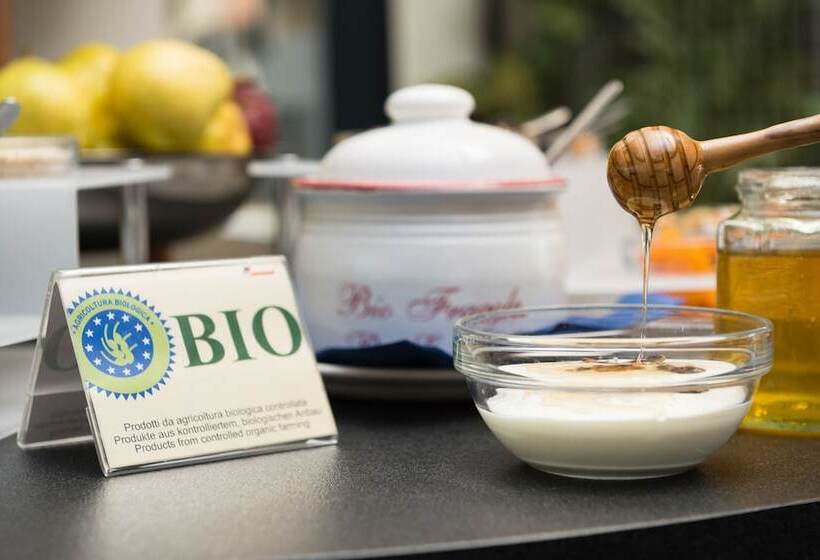 هتل Ambassador Suite