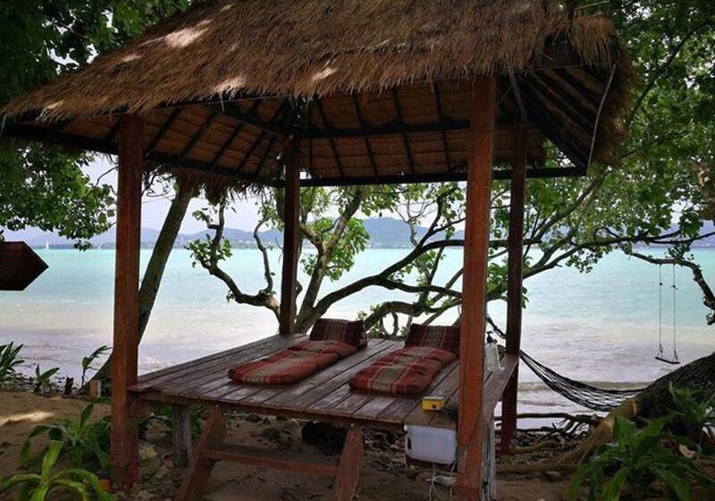 호텔 Baan Mai Beachfront Phuket Lone Island