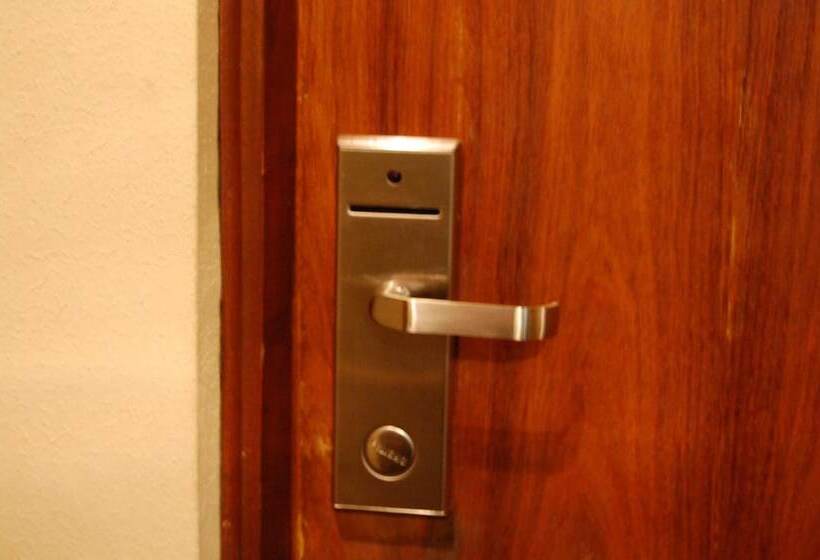 هتل Cesar S Plaza