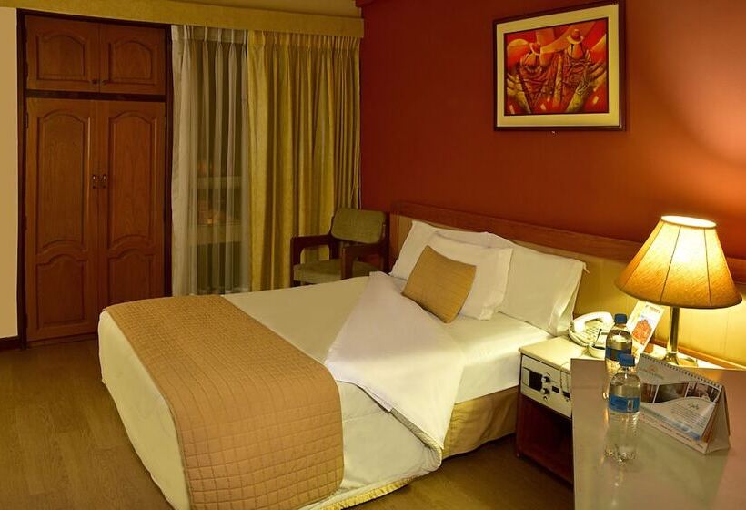 هتل Cesar S Plaza