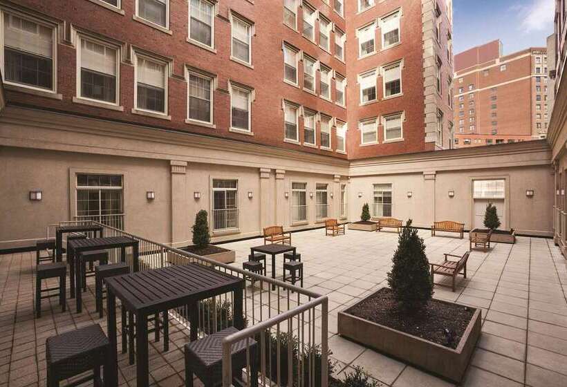 هتل Doubletree By Hilton  Bostondowntown