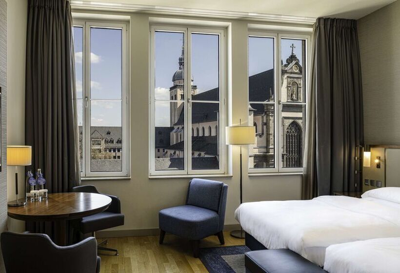 هتل Hilton Cologne