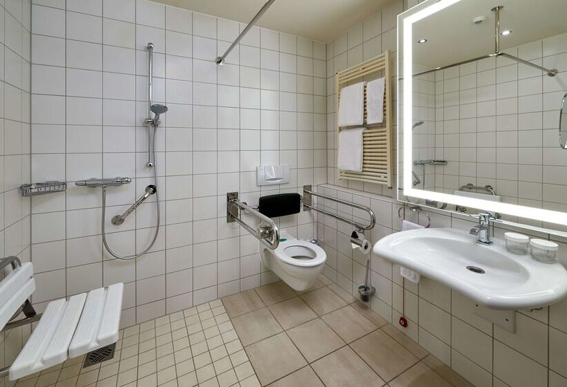 هتل Hilton Cologne