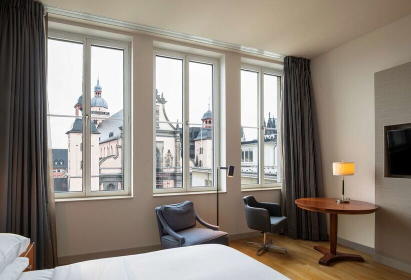 هتل Hilton Cologne